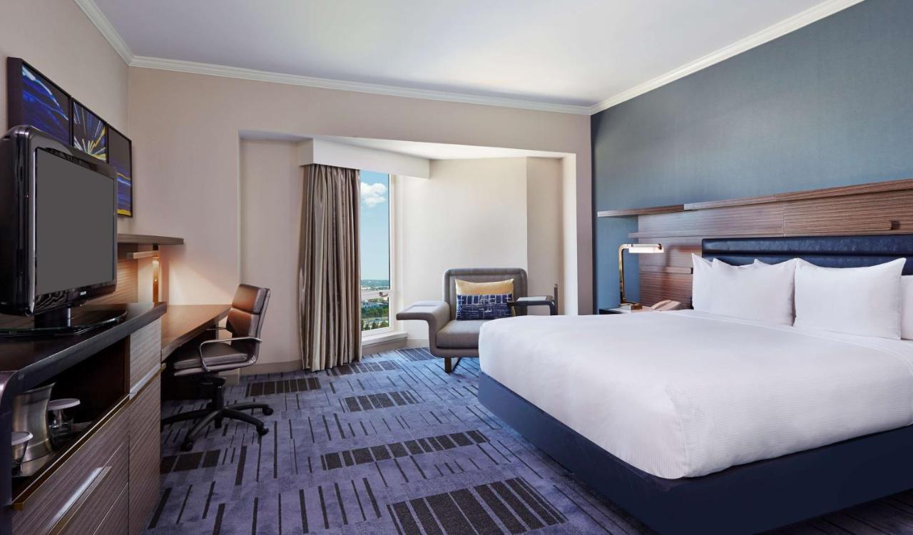 Hilton Newark Guest Room